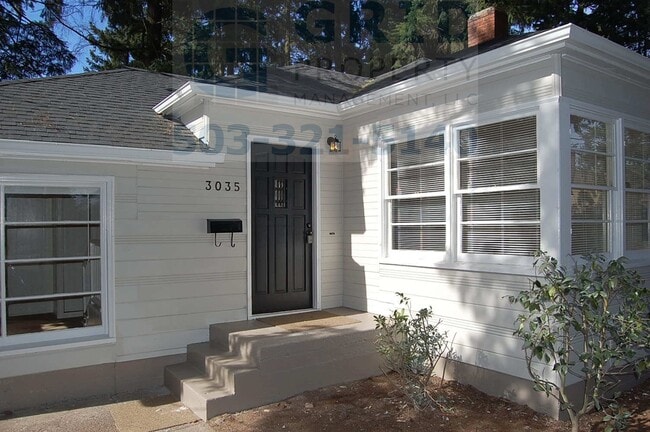 Building Photo - Spacious 3 Bedroom Home Available on Fores...
