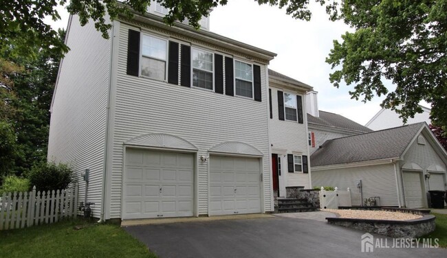 Building Photo - 96 Marion Dr