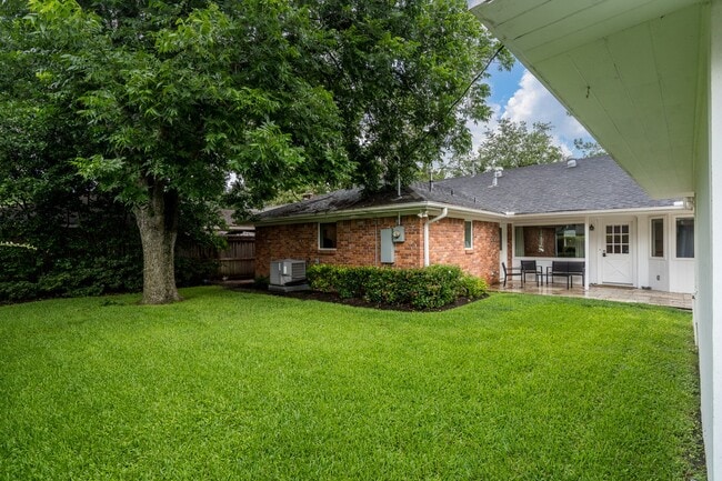 Building Photo - 10014 Ella Lee Ln