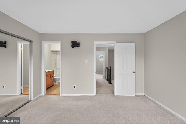 Building Photo - 142 Leedom Way