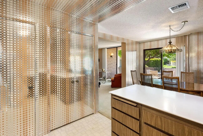 Building Photo - 2604 N Whitewater Club Dr