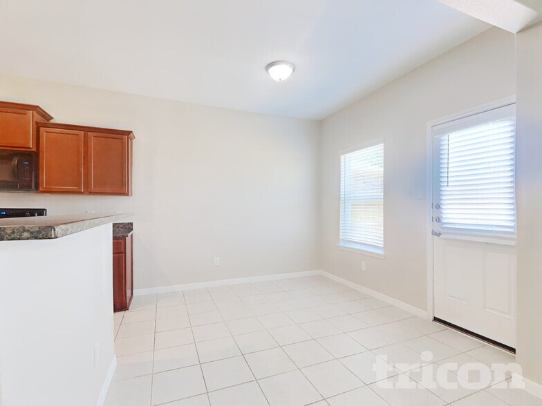 Building Photo - 692 Totem Trail Dr