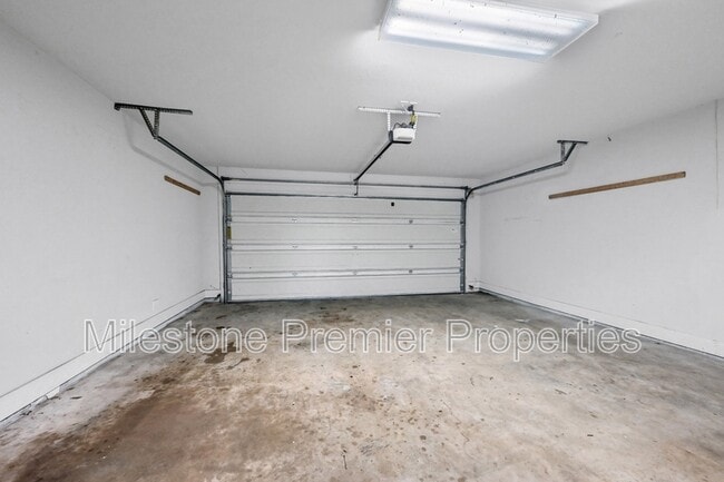 Building Photo - 3418 Ballam St