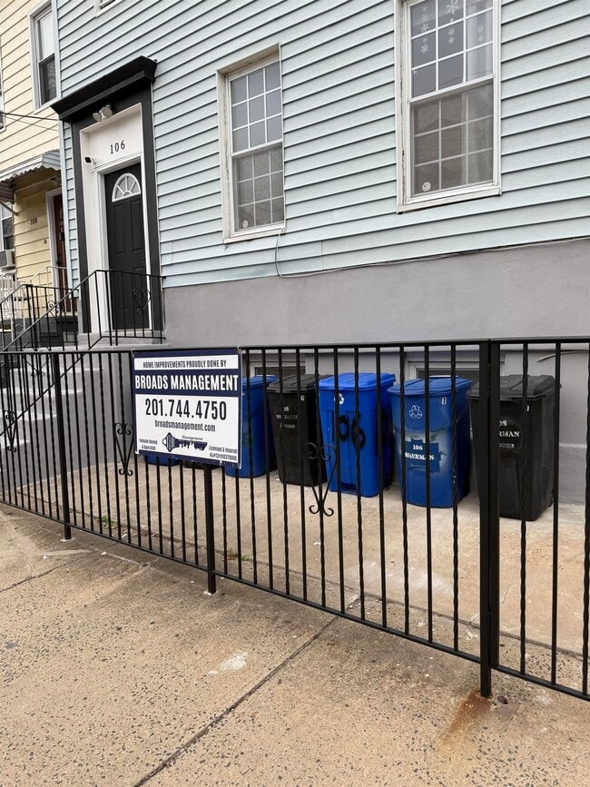 Primary Photo - 106 Sherman Ave
