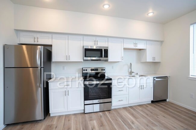 Building Photo - 4546 S Junett St