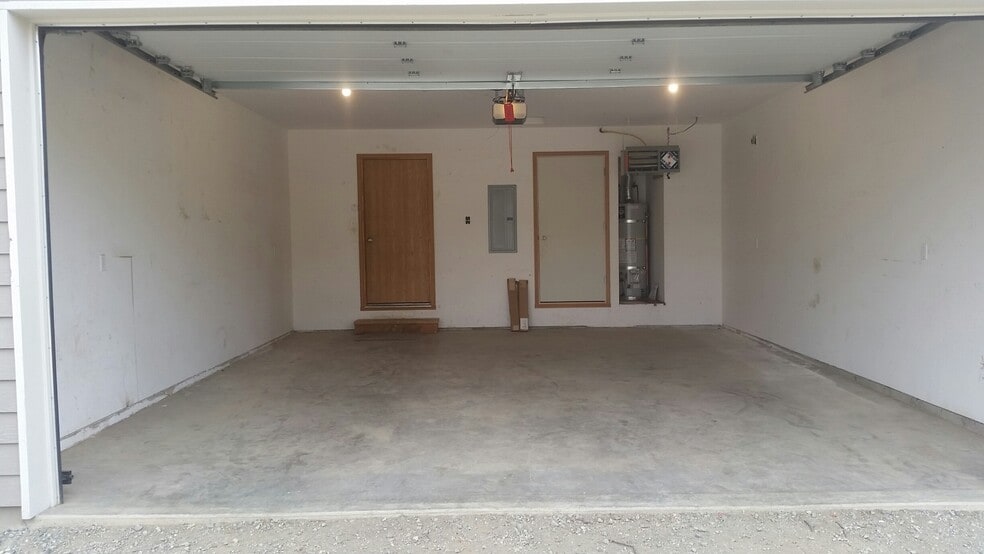 Building Photo - 3320 E Beech Way