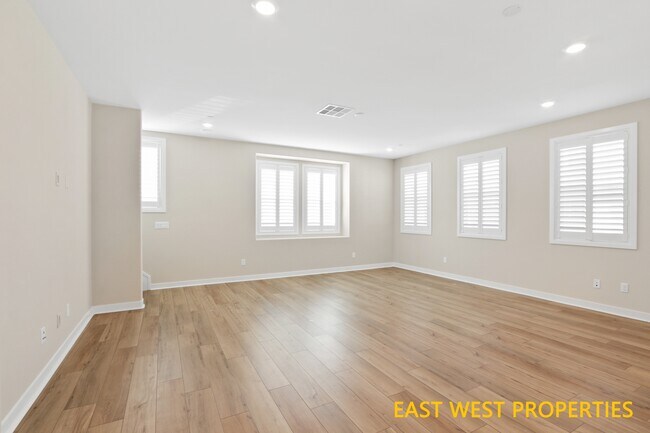 Building Photo - 25 Stetson St