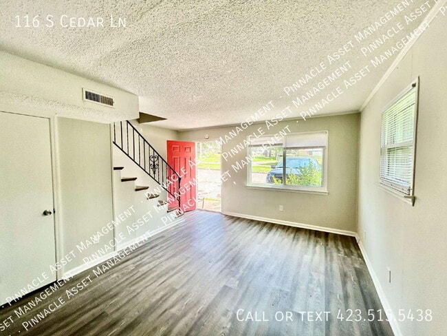 Building Photo - 116 S Cedar Ln