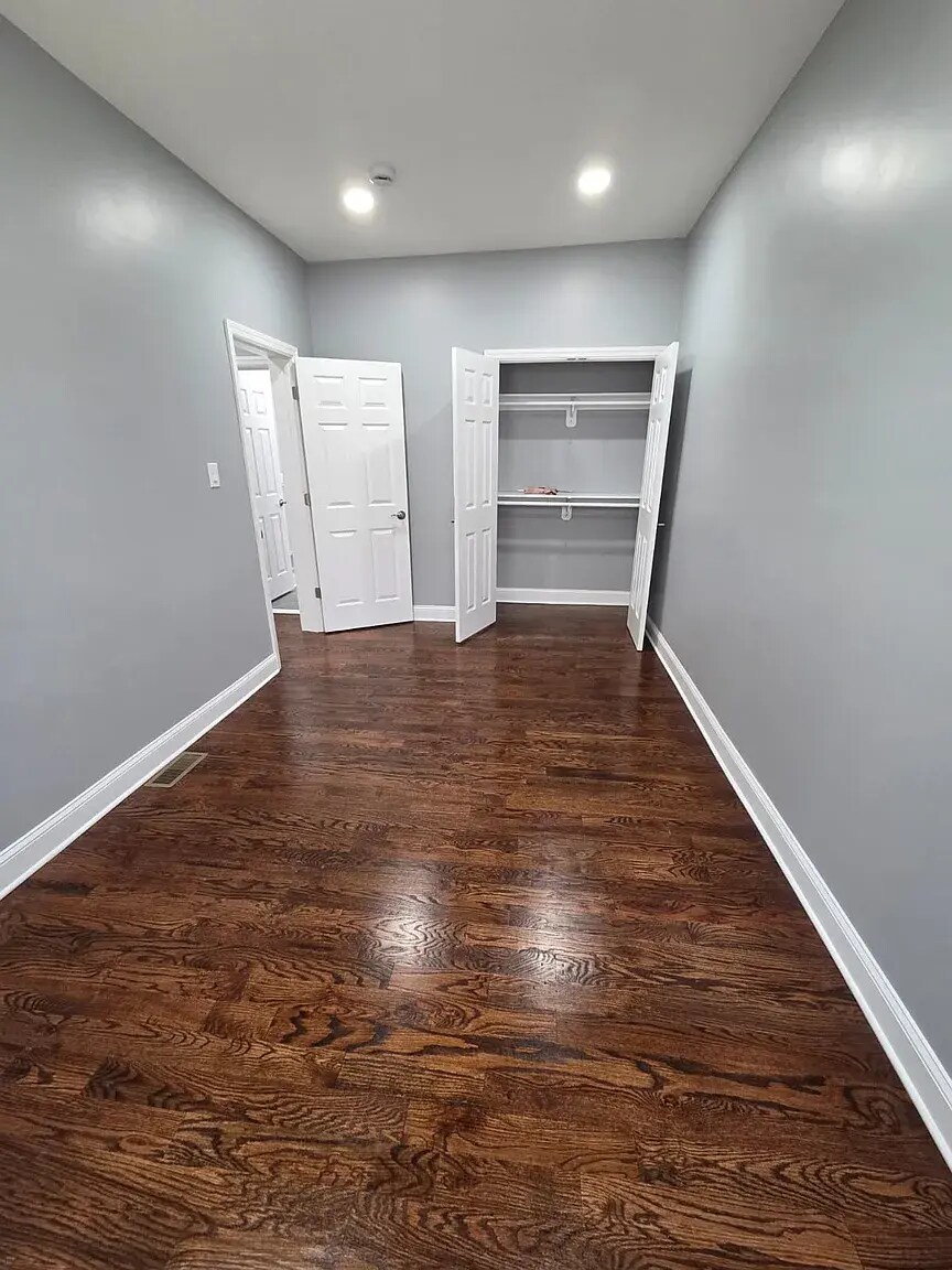 Building Photo - 241 16th Ave