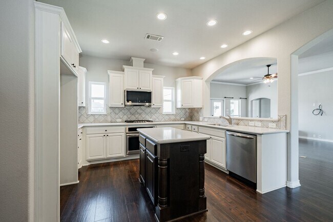 Building Photo - Your Royse City Retreat Awaits!