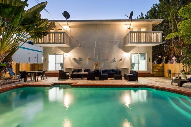 Building Photo - 9165 Harding Ave