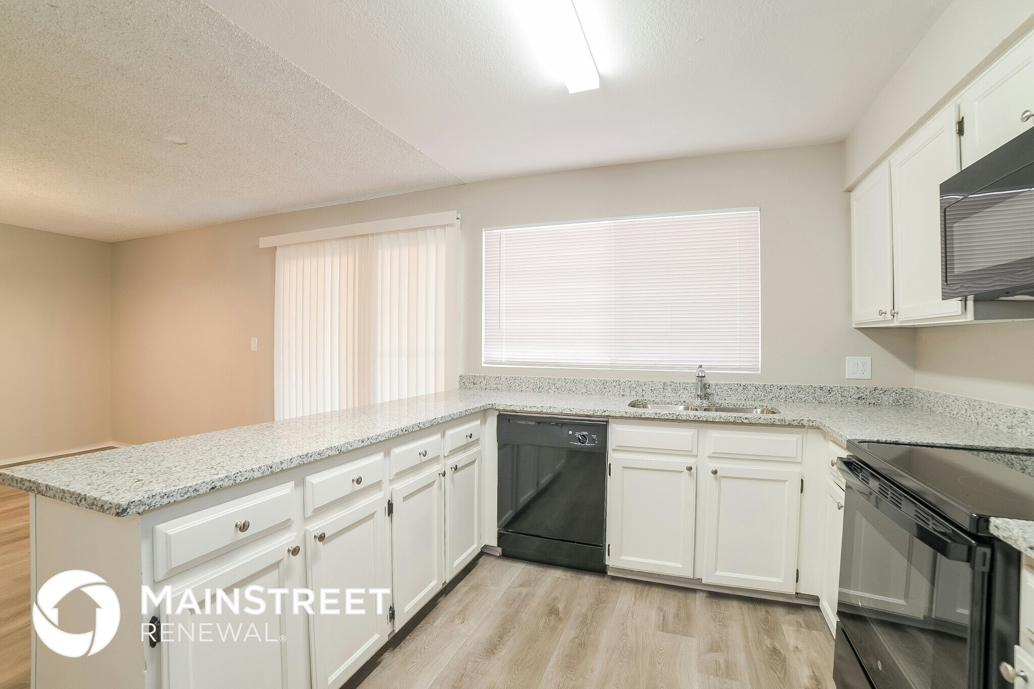 Building Photo - 7635 W Heatherbrae Dr