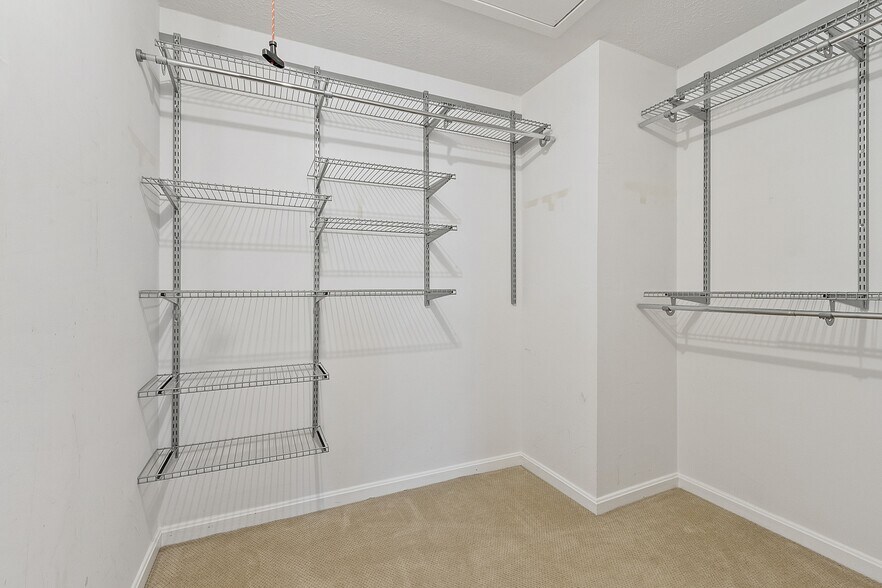 Building Photo - 73 Kennedy Dr