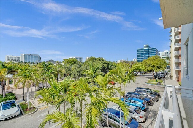 Building Photo - 2775 NE 187th St