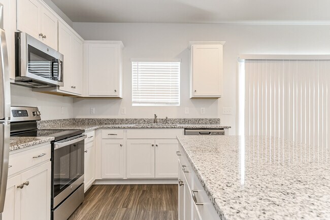 Building Photo - 241 Clydesdale Cir