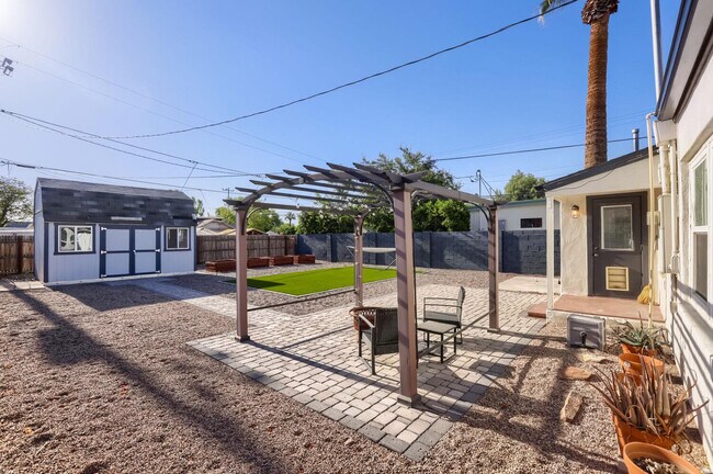 Building Photo - 2026 North 23rd Pl