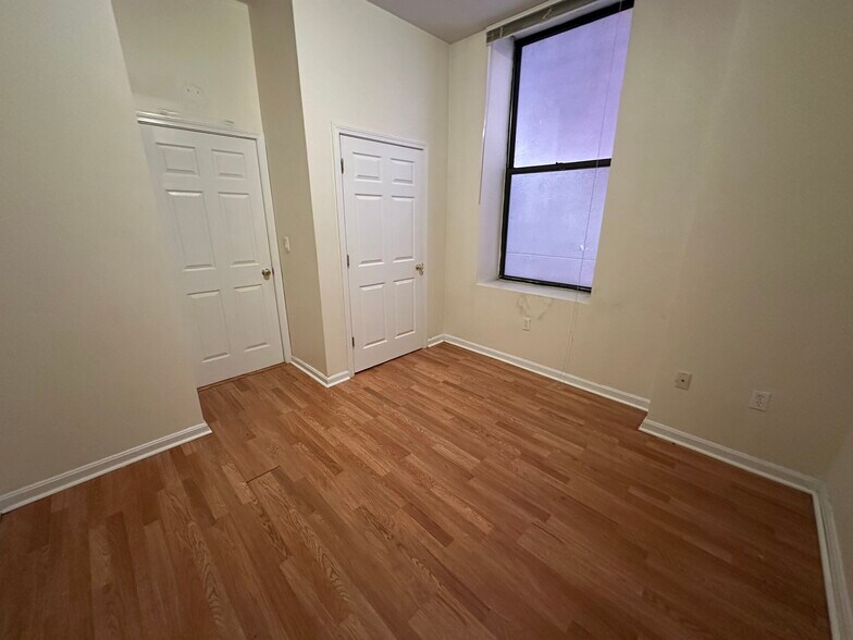 Building Photo - 78 Essex St