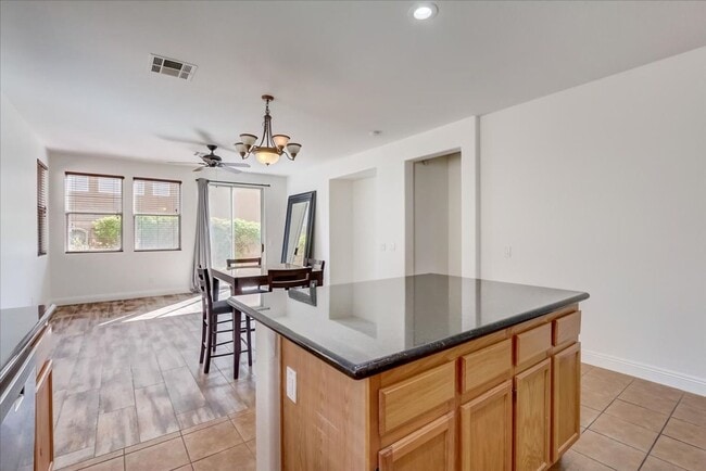 Building Photo - 10948 Positano St