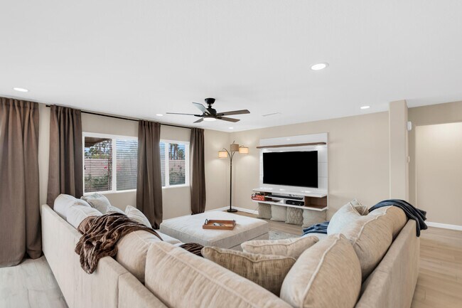 Building Photo - 84131 Azzura Way