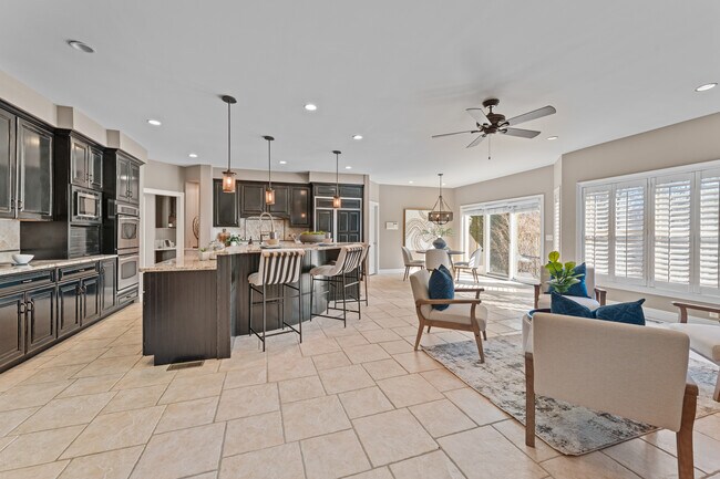 Building Photo - 12932 Sunset Bluff Ct