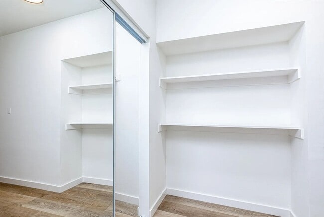 Building Photo - 903 Pine St