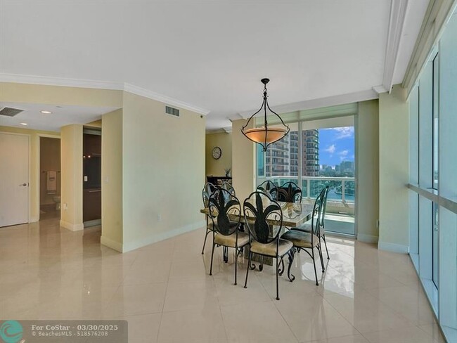 Building Photo - 101 S Fort Lauderdale Beach Blvd