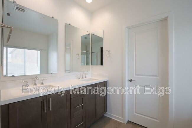 Building Photo - 30913 Chuckwagon Ct
