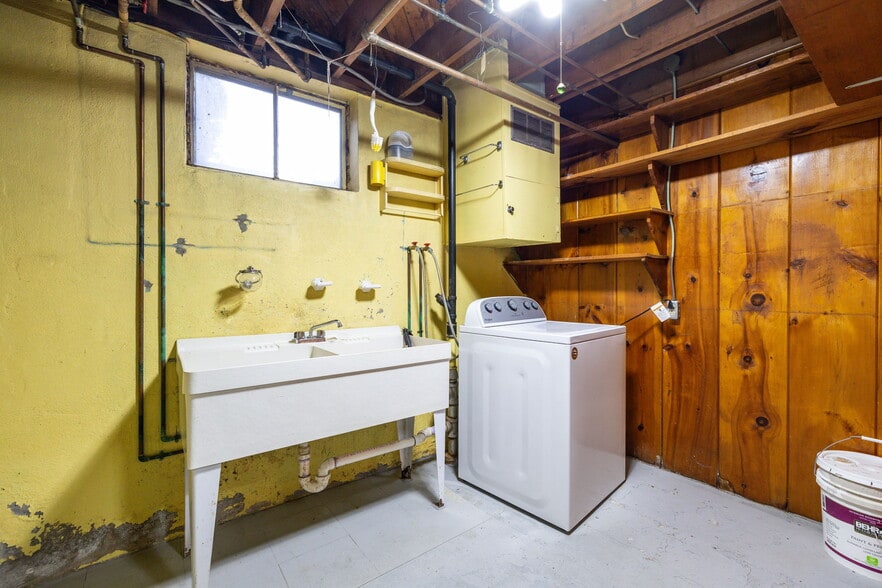 Building Photo - 192 Spring St