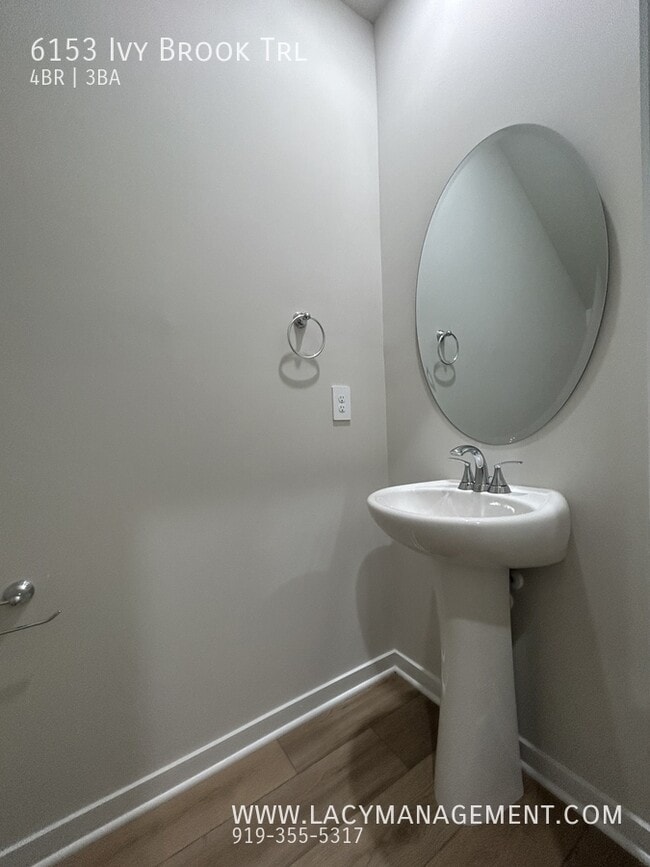 Building Photo - 6153 Ivy Brk Trl