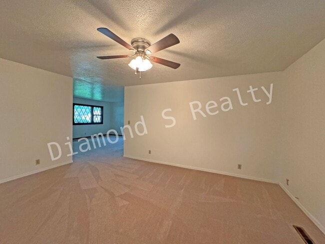 Building Photo - Charming 3 bedroom home close to Cooper So...
