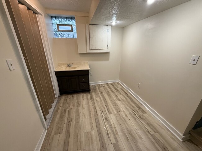 Building Photo - 1013 Celina Ave