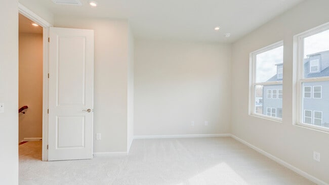 Building Photo - 5509 Swaling St