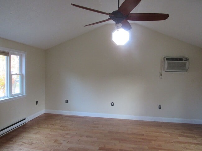 Building Photo - Salem single-family home for rent