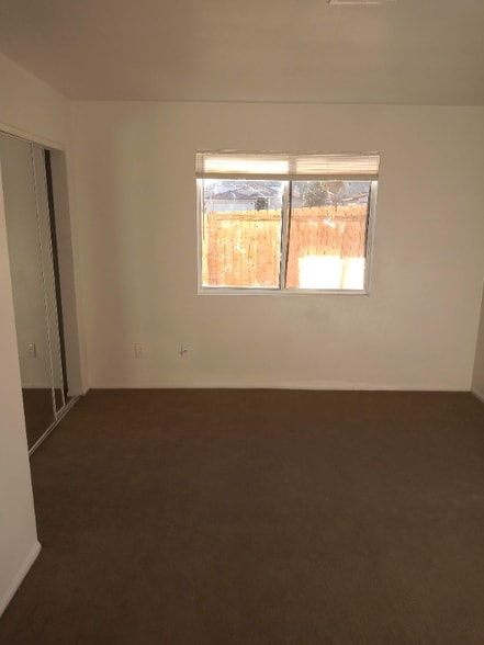 Building Photo - 9591 Palm Dr