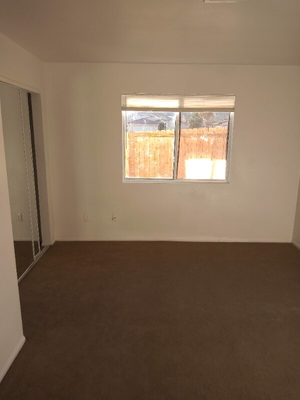 Building Photo - 9591 Palm Dr