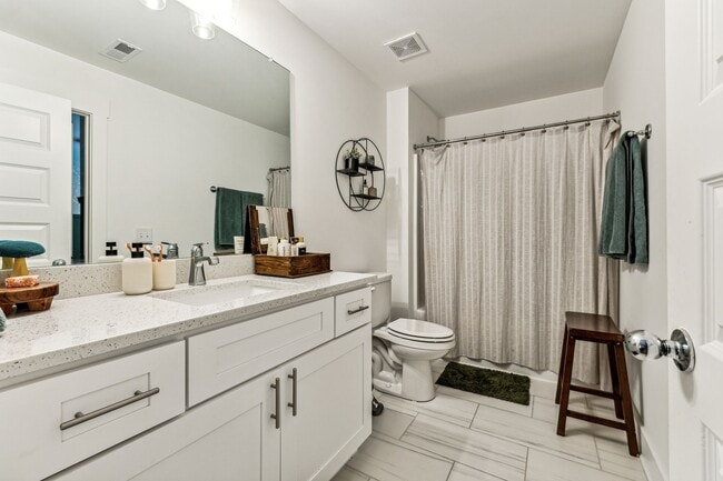 Building Photo - 420 Creative Way