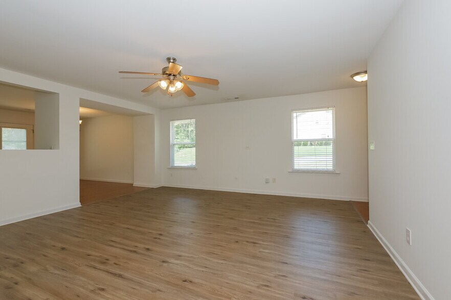 Building Photo - 154 Paxton Pl