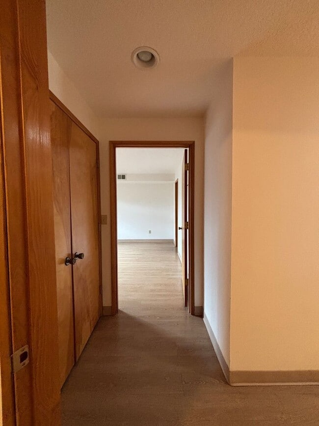 Building Photo - 3 bedroom, 2 bath home in Newberg