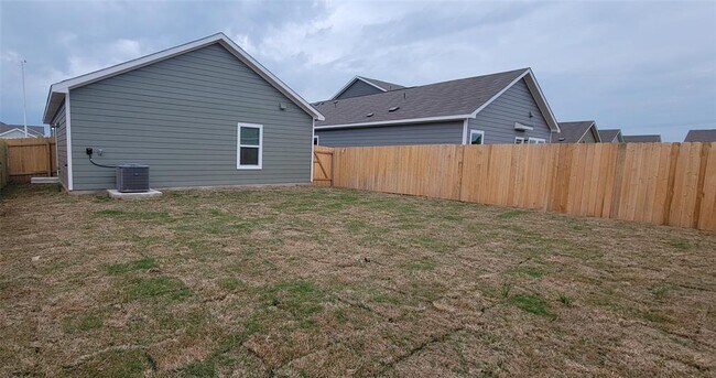 Building Photo - 421 Bullhead Rd