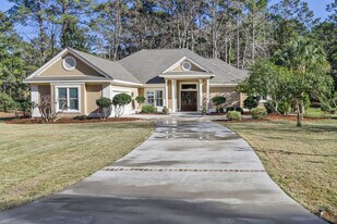 Building Photo - 9 Fairway Dr