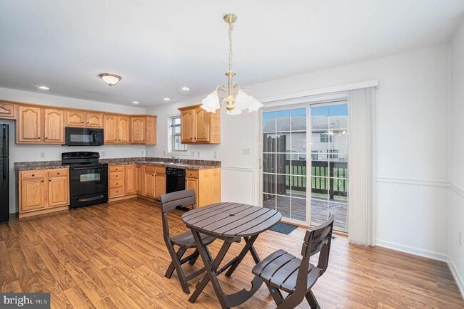 Building Photo - 6383 Creekbend Dr