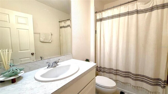 Building Photo - 5003 Royal Point Ave