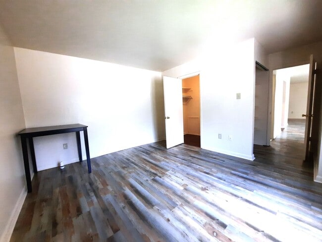 Building Photo - Long Reach Village – Renovated 2BR Condo