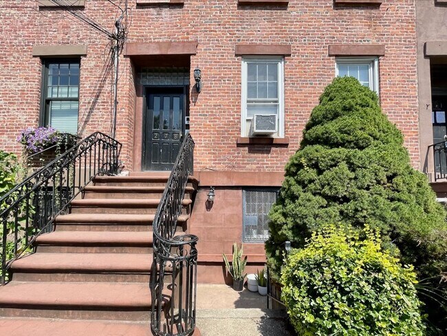Building Photo - 278 3rd St
