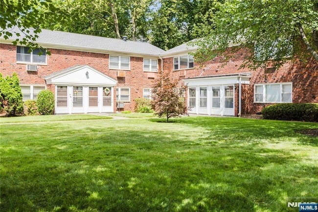 Primary Photo - 500 Franklin Turnpike