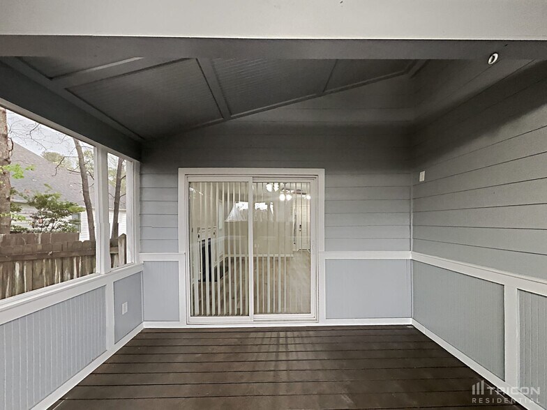 Building Photo - 415 Westminster Dr