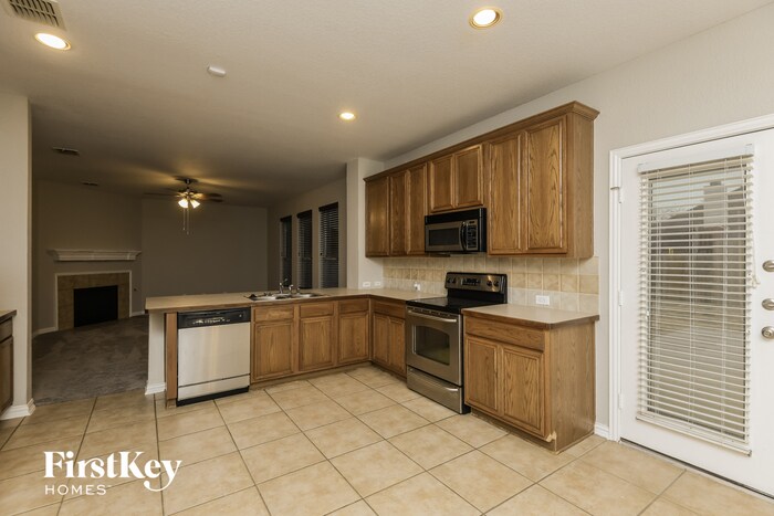 Building Photo - 1339 Lake Forest Dr