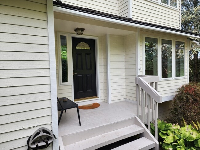 Building Photo - 4227 212th Ave NE