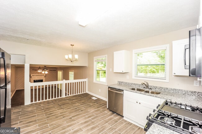 Building Photo - 9194 Greenwood Dr