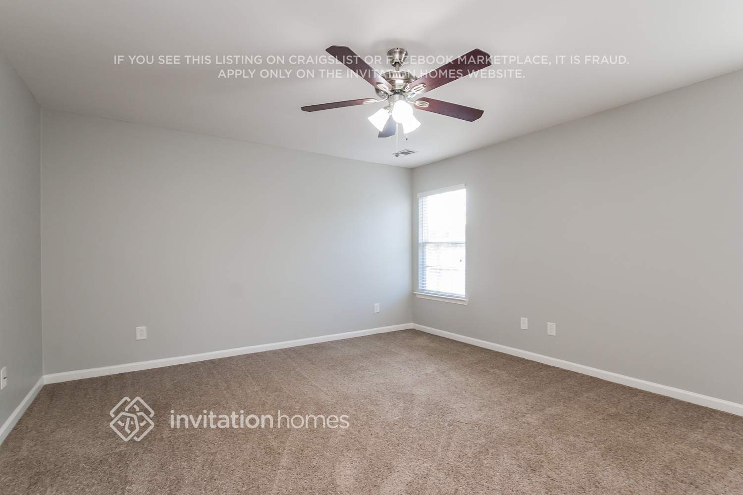 Building Photo - 2470 Mayfair Dr